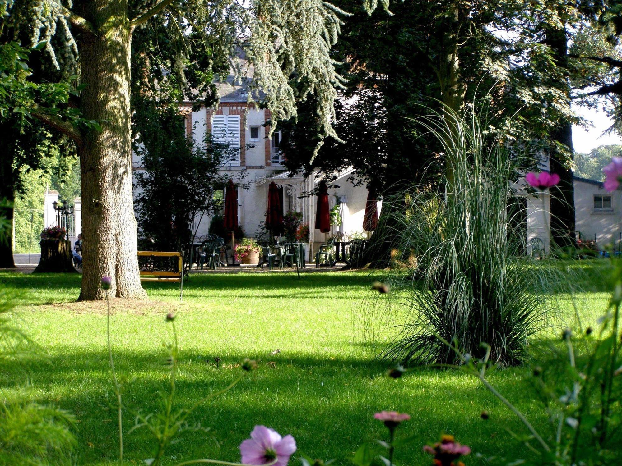 Logis Restaurants- Des Bordes Hotel