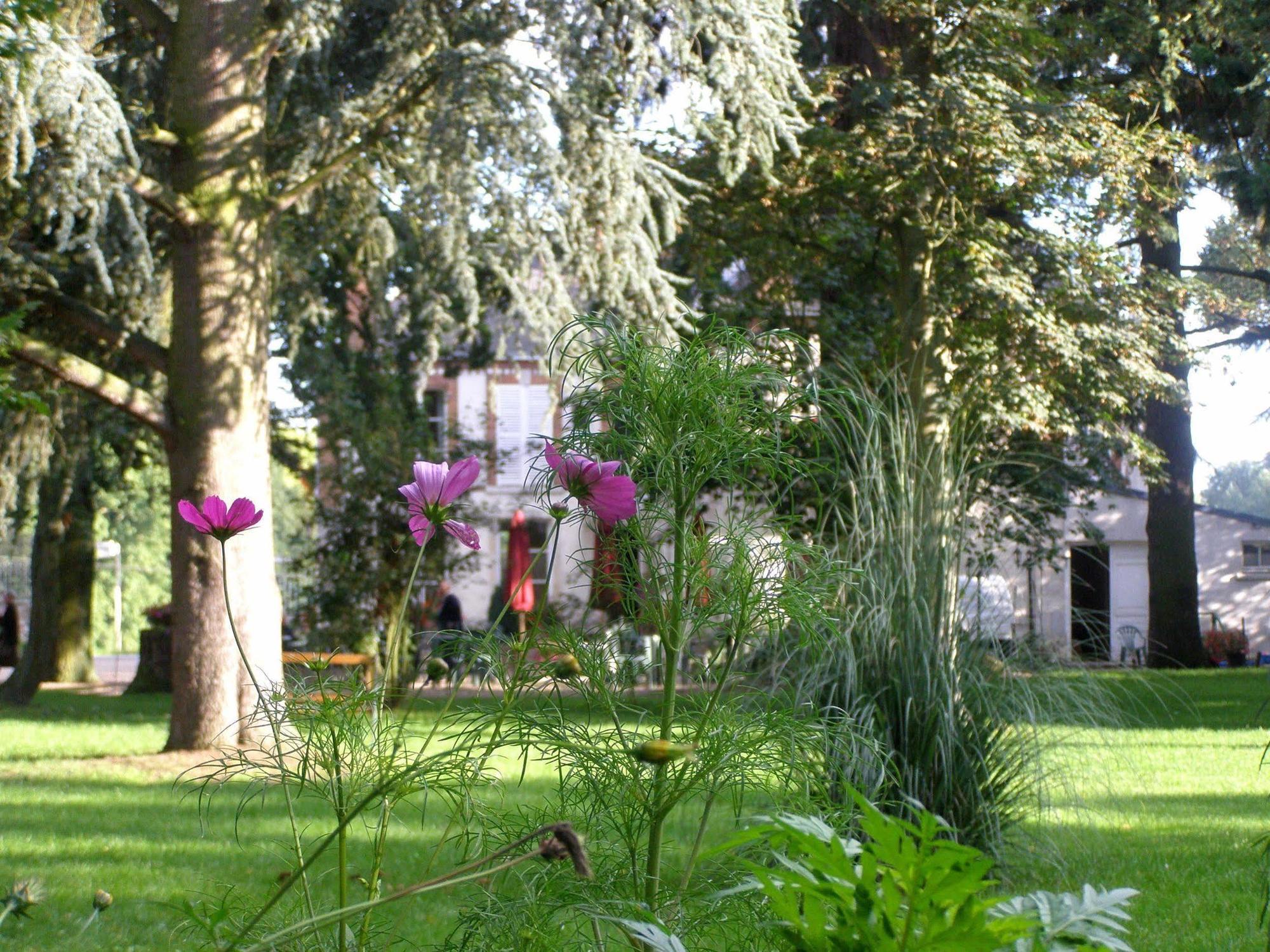 Logis Restaurants- Des Bordes Hotel